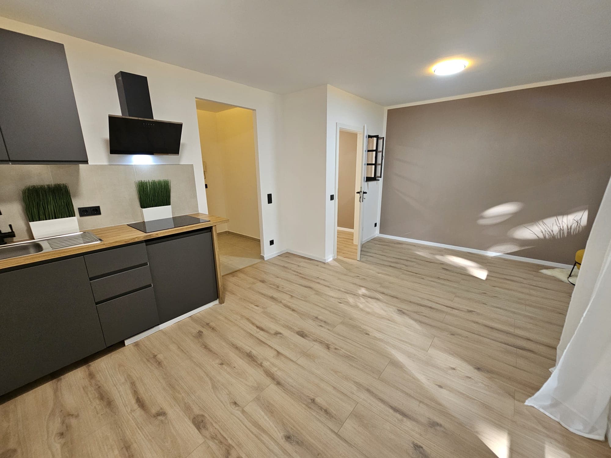 Bright 2-Room Flat Share Concept in Cologne-Mühlheim thumbnail 2