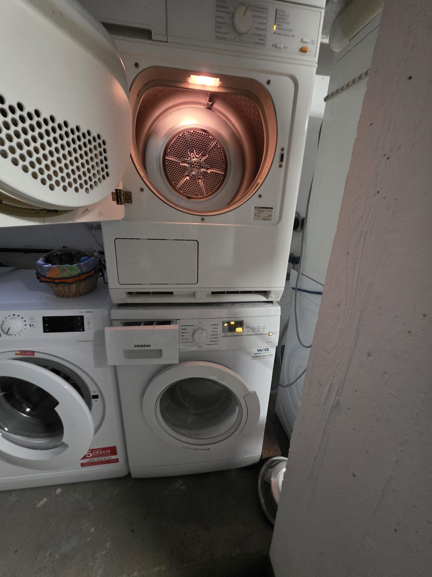 Freshly renovated and high-end furnished 2-room shared apartment in the center of Cologne-Mülheim thumbnail 10